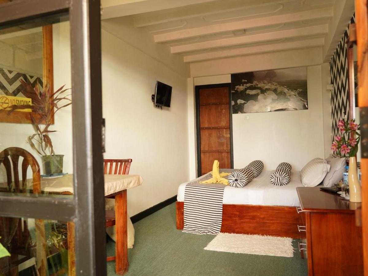 Redwood Homestay Нувара Елия Екстериор снимка