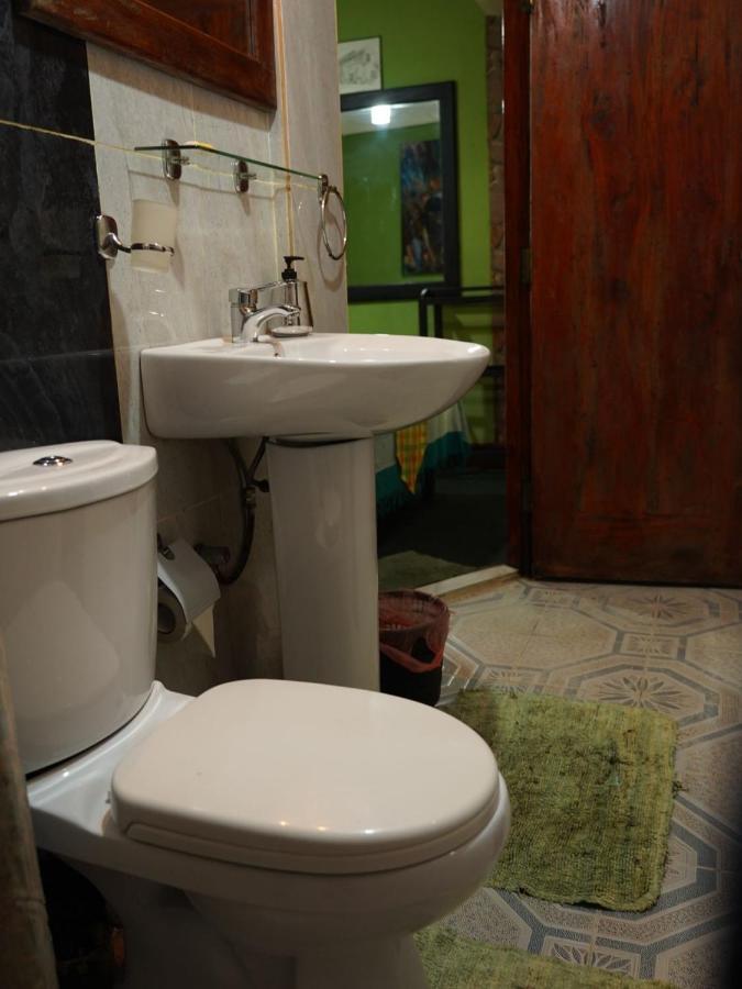 Redwood Homestay Нувара Елия Екстериор снимка