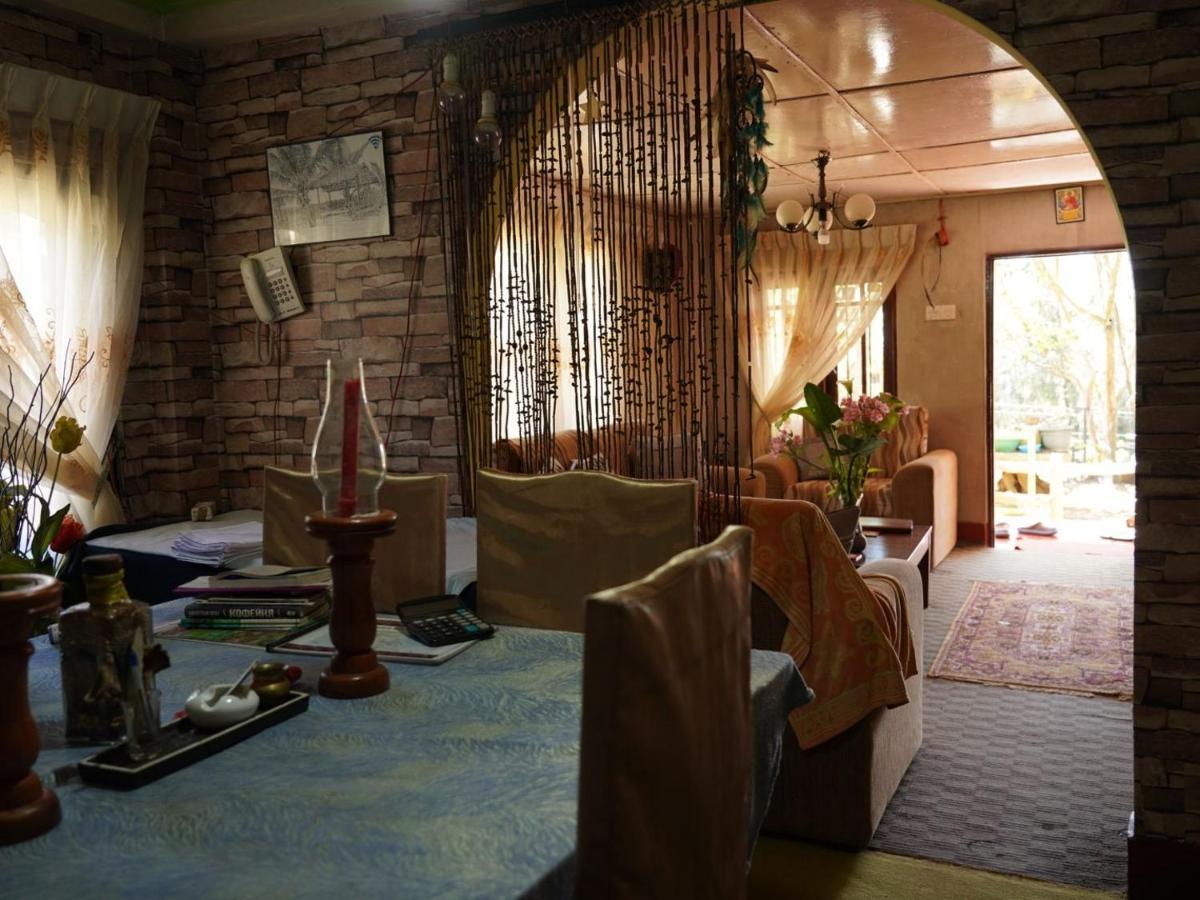 Redwood Homestay Нувара Елия Екстериор снимка