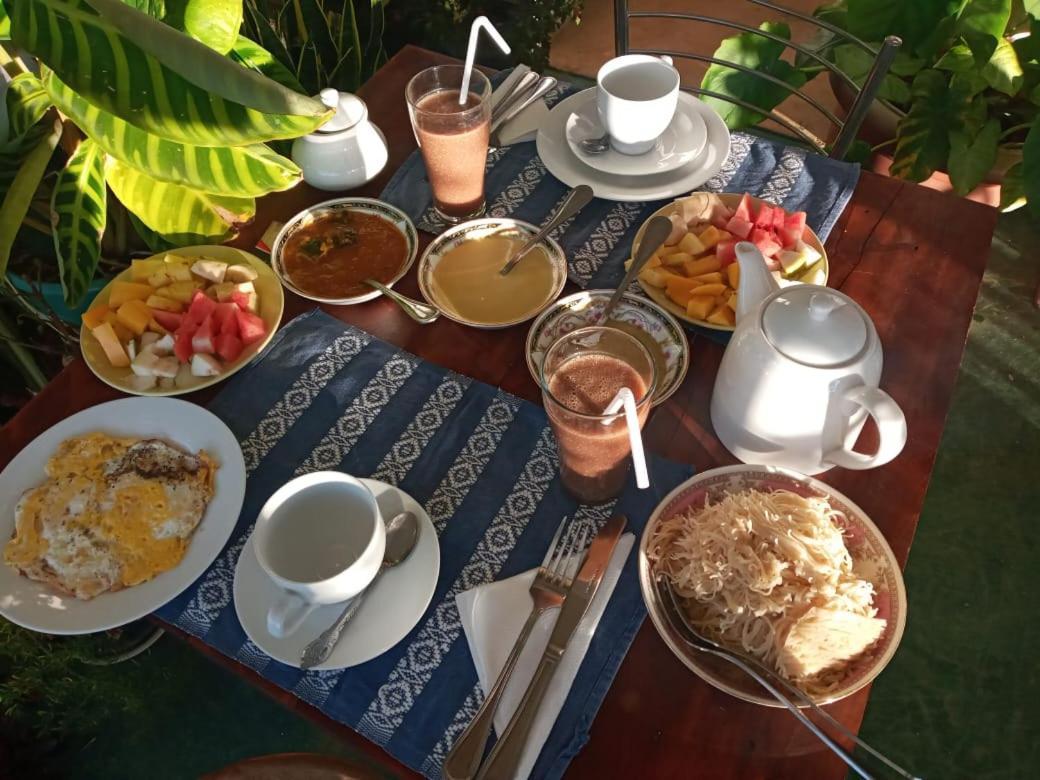 Redwood Homestay Нувара Елия Екстериор снимка