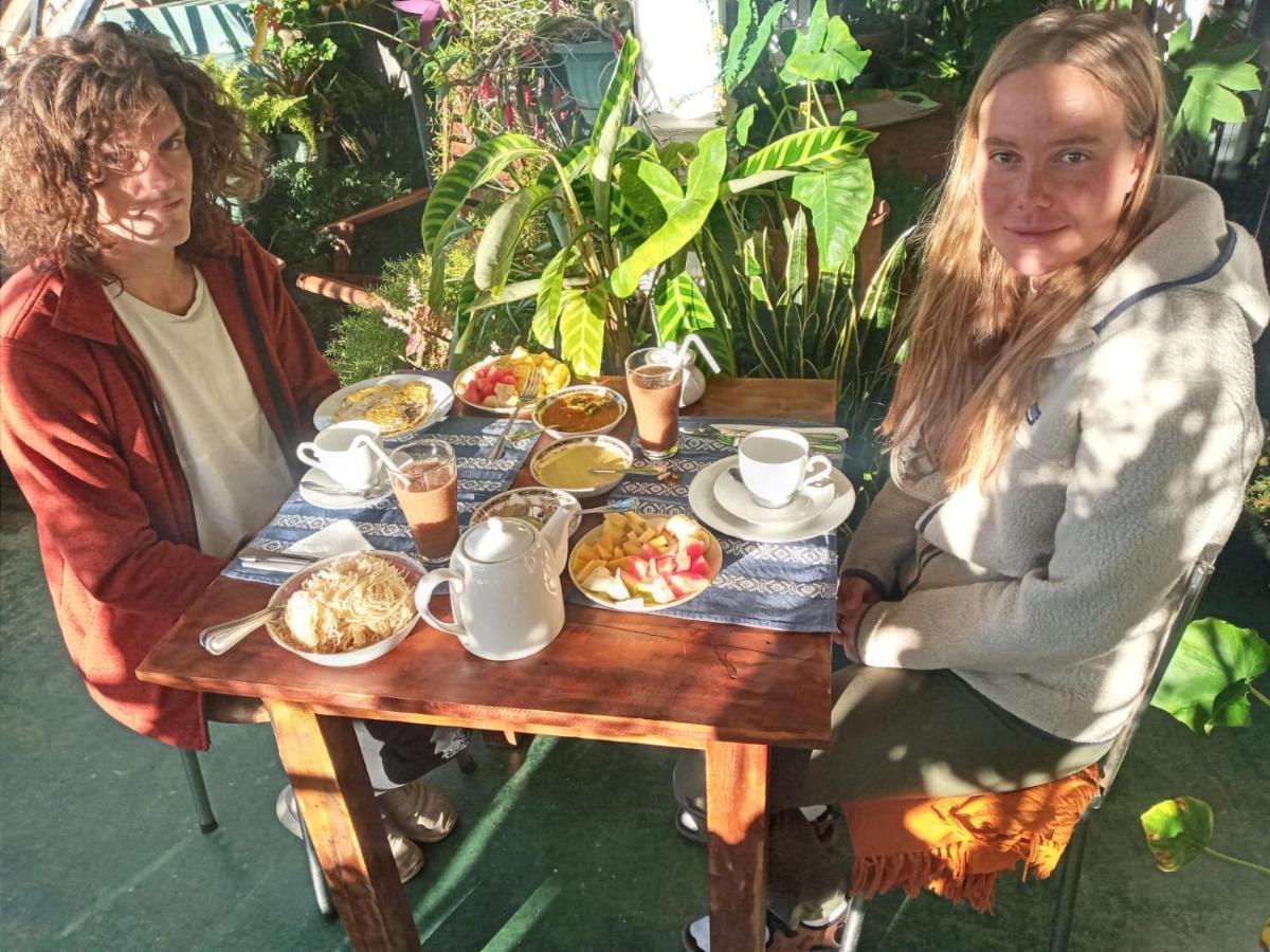 Redwood Homestay Нувара Елия Екстериор снимка