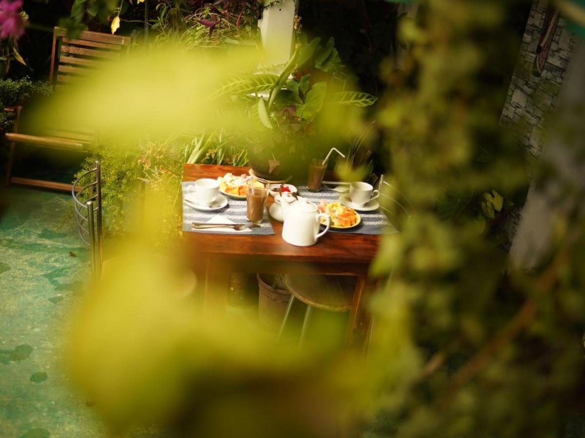 Redwood Homestay Нувара Елия Екстериор снимка