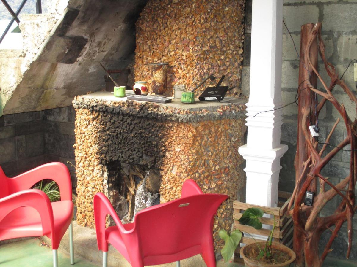 Redwood Homestay Нувара Елия Екстериор снимка