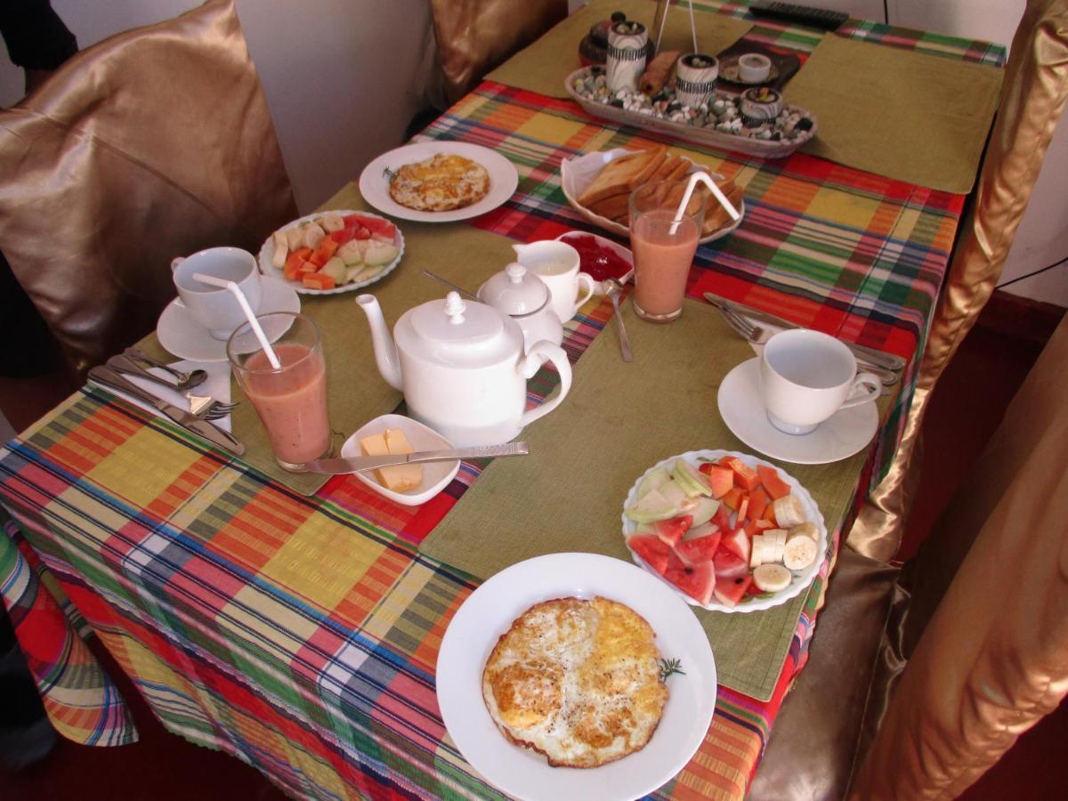 Redwood Homestay Нувара Елия Екстериор снимка