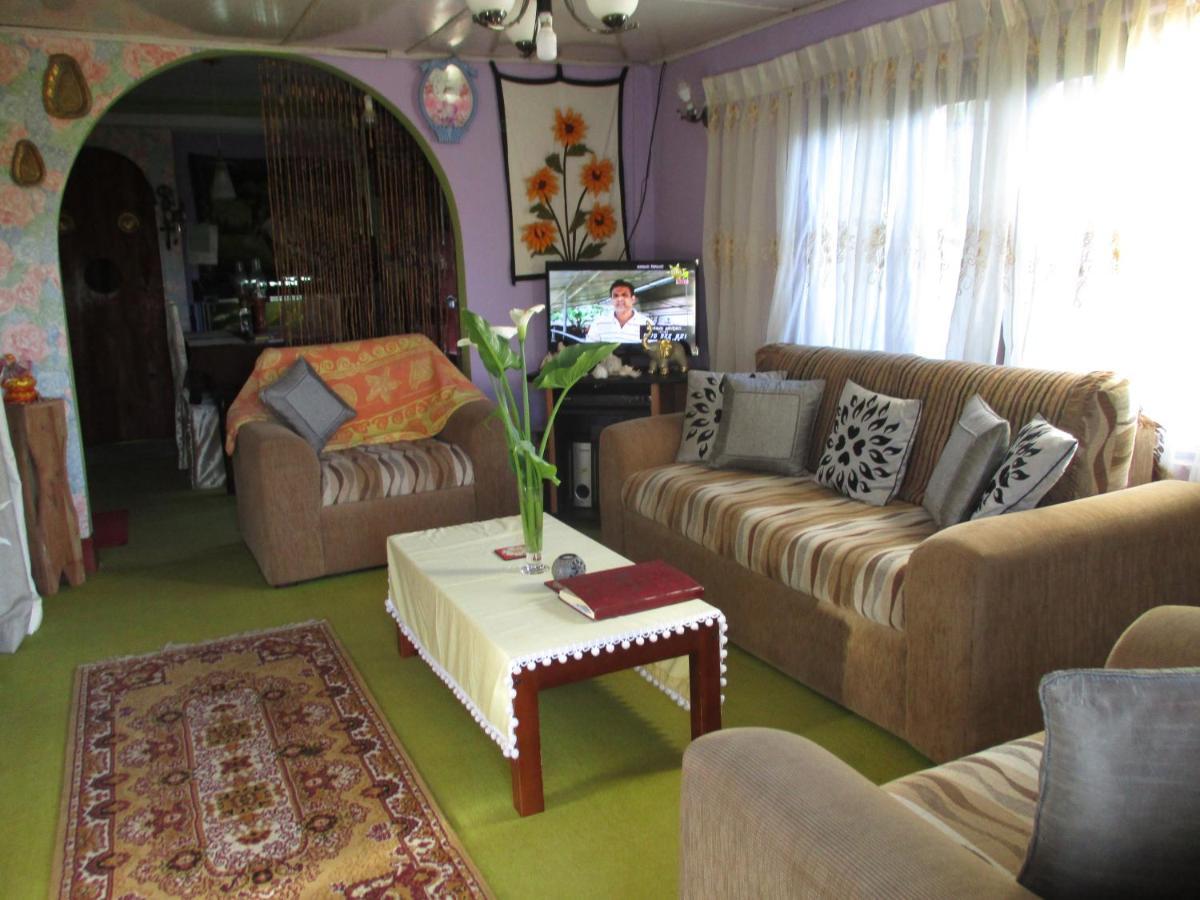 Redwood Homestay Нувара Елия Екстериор снимка